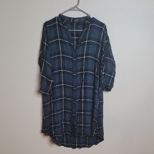 Blue and White High-Low Buttoned Dress with Mandarin Collar Bershka